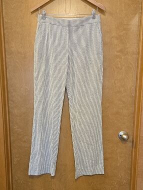 Isaac Mizrahi White and Gray Striped Seersucker Straight-Leg Pants